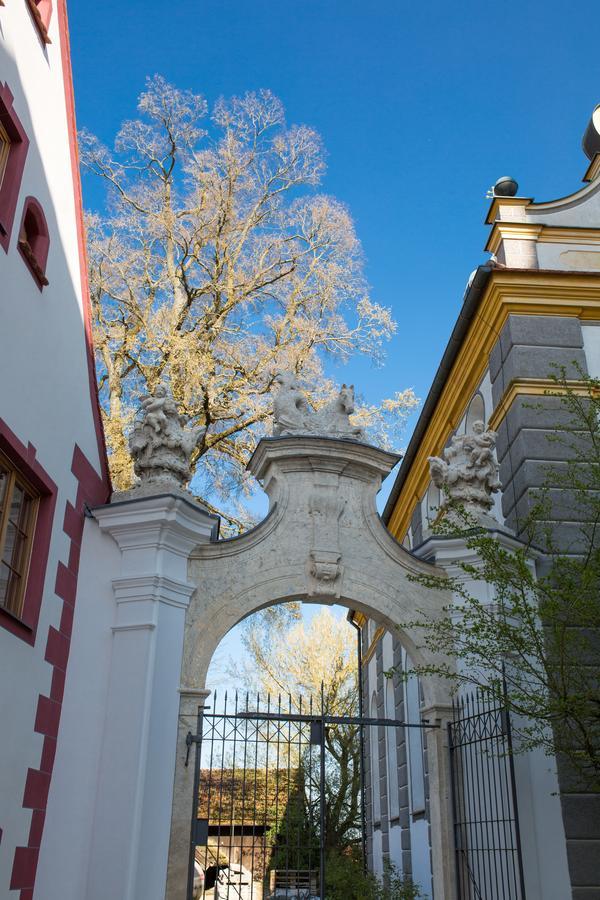 Hotel Schloss Leitheim Zewnętrze zdjęcie
